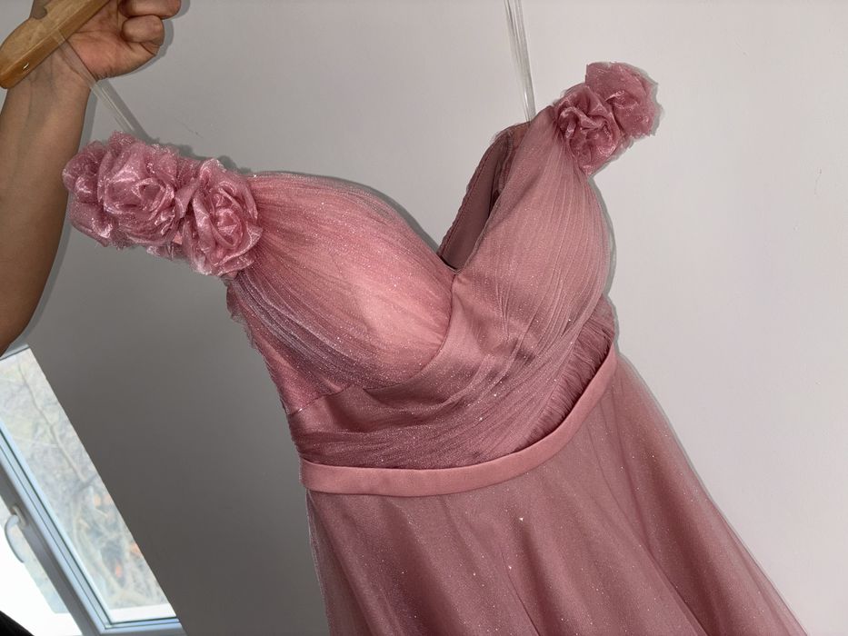 Розова офоциална (бална)рокля