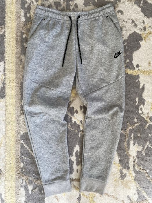 Продам штаны Nike Tech Fleece
