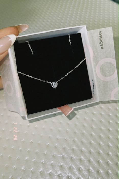 Колье PANDORA «Возвышенное сердце»