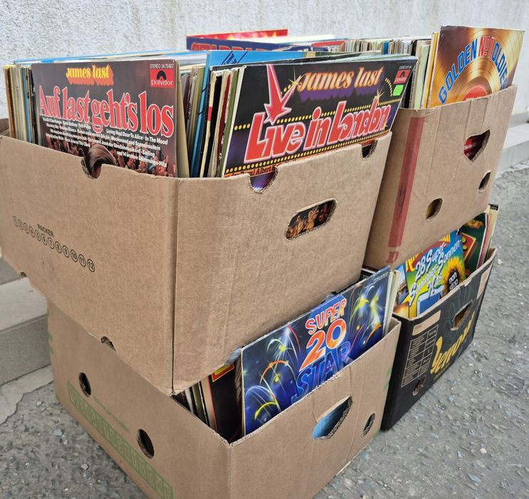 Vând 200LP Discuri Vinil colectia muzica usoara mixta straina