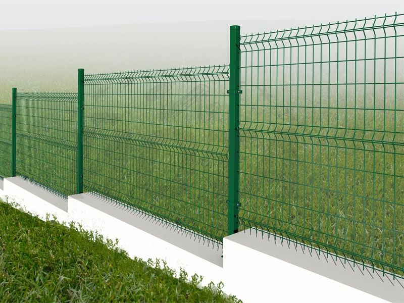 2бр. оградни пана 1.8м. на 2.5м. зелени