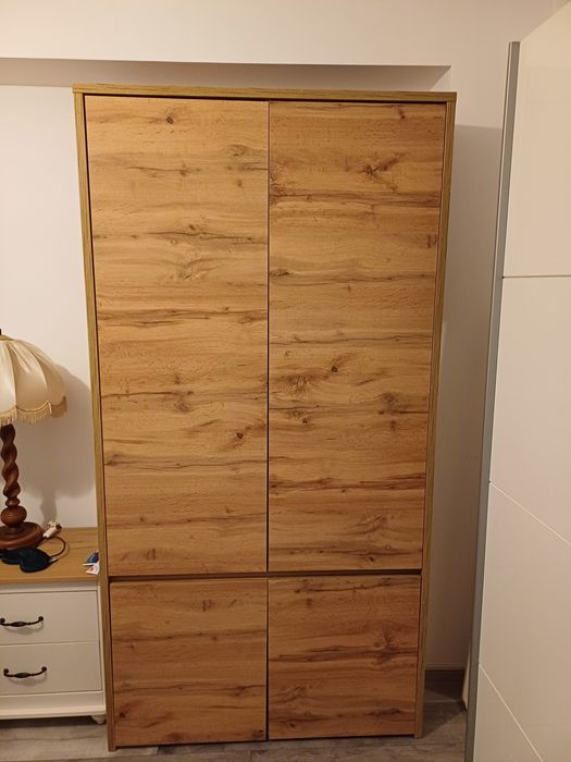 Dulap de haine/ Sifonier