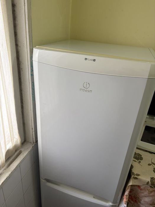 Продавам хладилник