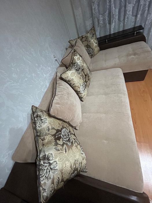 Продам диван с креслом