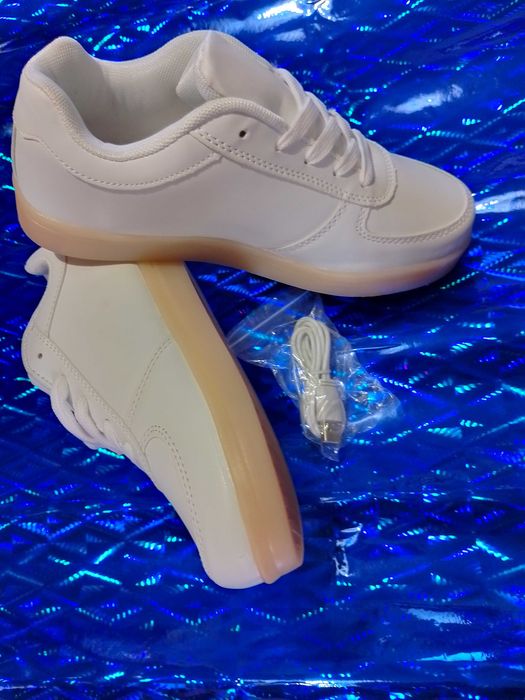 Дамски обувки,кецове,боти