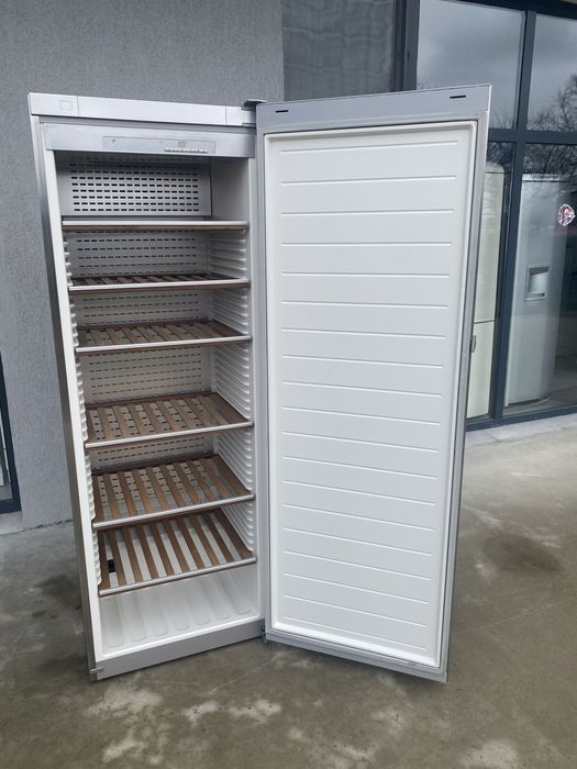 Професионален Хладилник за вино Miele 185 см