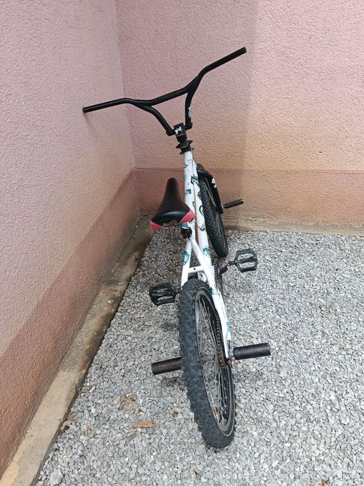 Vând bicicleta bmx
