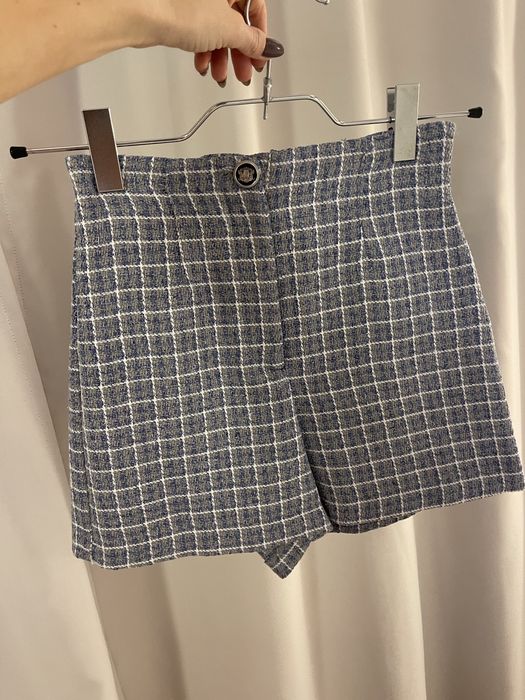 Комплект късо сако и панталонки Зара