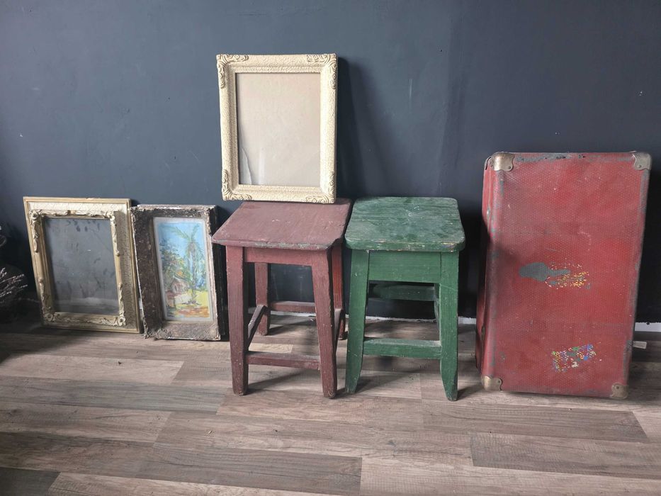 Vand set mobilier vechi masa scaun elemente decor pentru sedinta foto