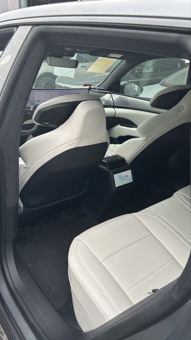 Ji Yue 01 Long Rang Pure Electric