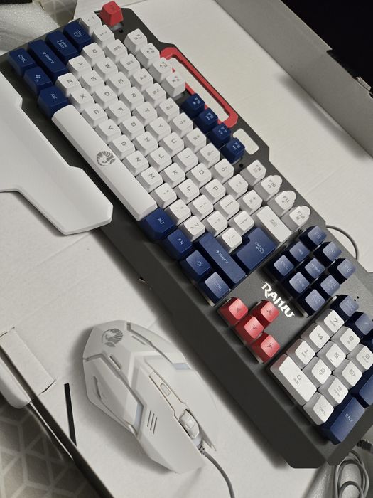 Tastatură mecanică plus Mouse Gaming