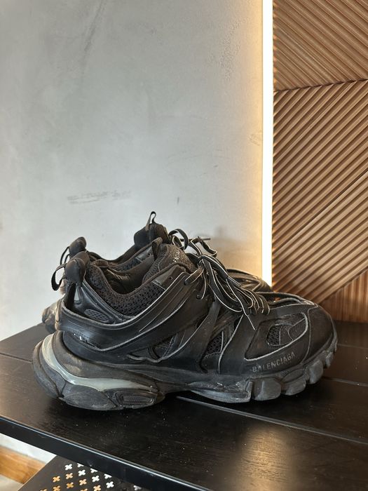 Balenciaga track led