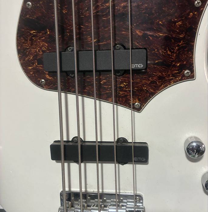 Vând chitară Bass 5 corzi