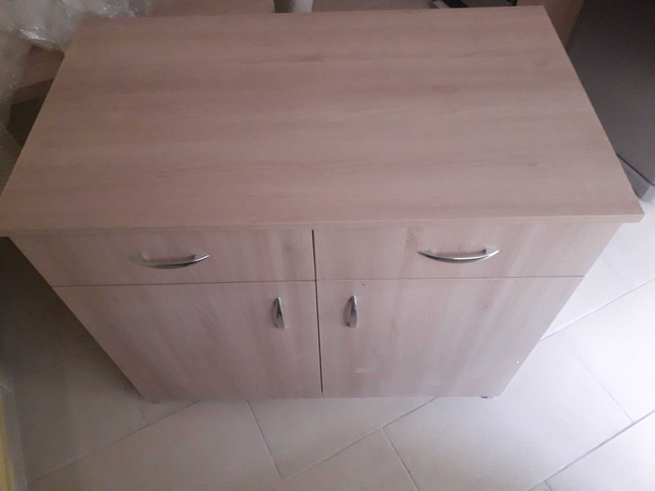 Шкафове чисто нови