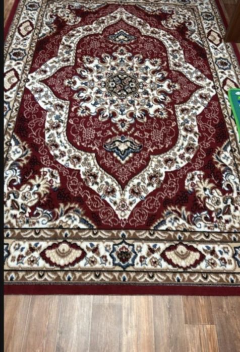 Продаю ковёр в нормальное состоянии