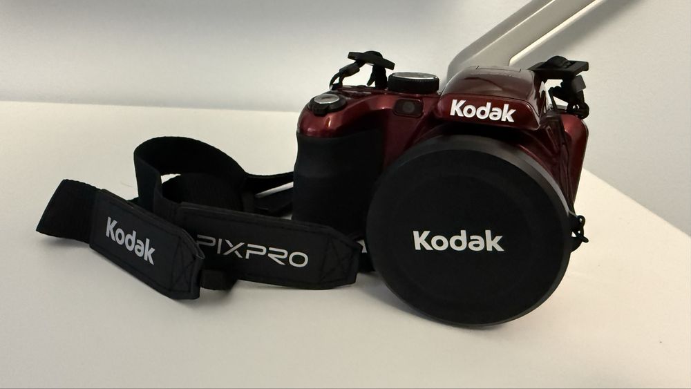 Aparat \ Camera foto digitala Kodak PIXPRO AZ422