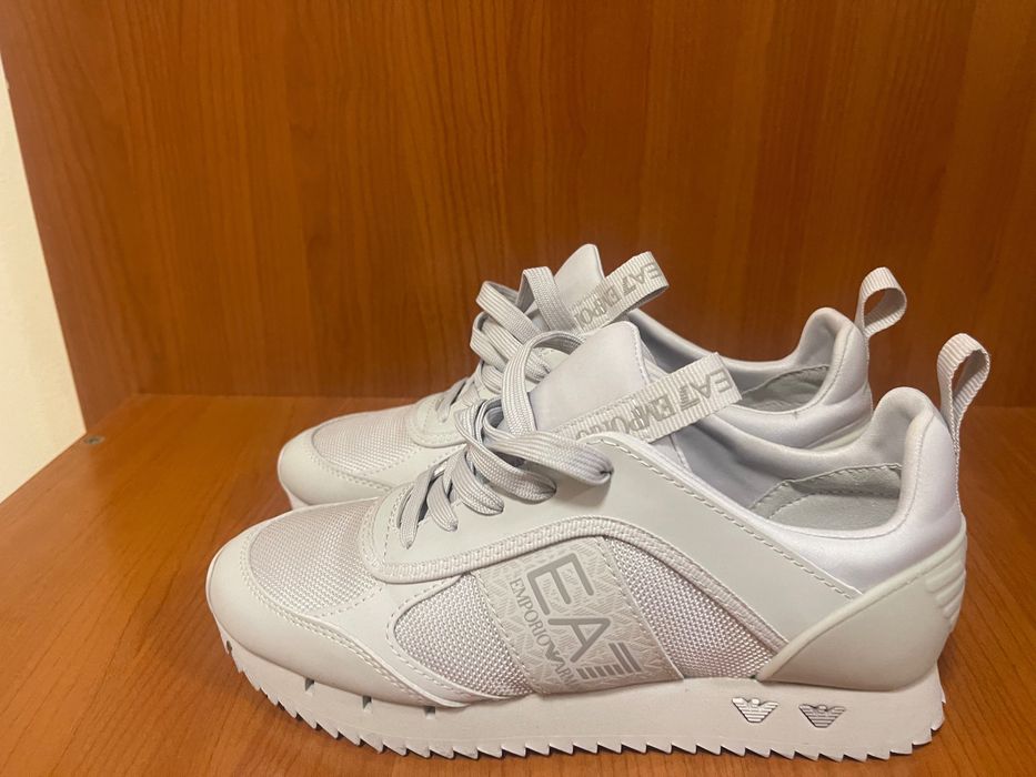 Adidasi dama Armani
