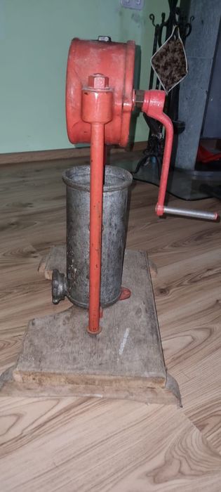 Mașinā de tocat carne