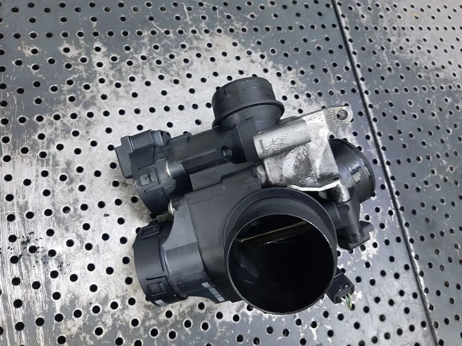 clapeta acceleratie 1.6 tdci ford focus 2 c-max  volvo c30 9686487880
