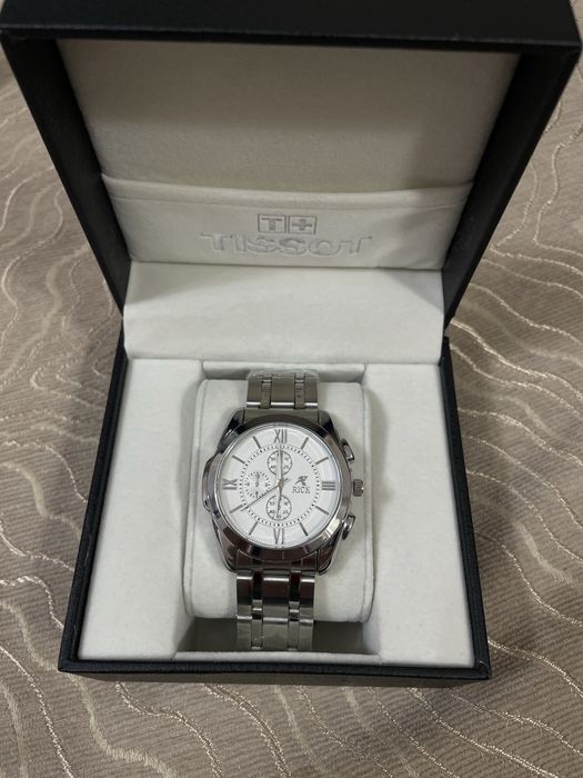 Часы Rick Watch продаются