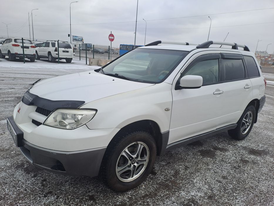 Митсубиси Оутландер объем 2.4,  2007 г.в.