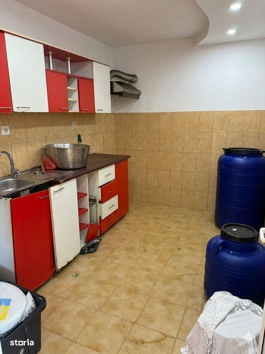 Apartament cu 2 camere de vânzare în Curtea de Argeș.