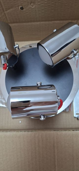 Plafoniera cu 3 spoturi led