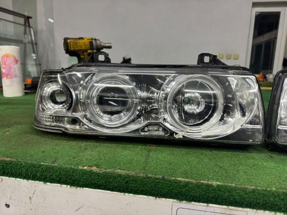 Кристални Фарове за БМВ Е36 с angel eyes