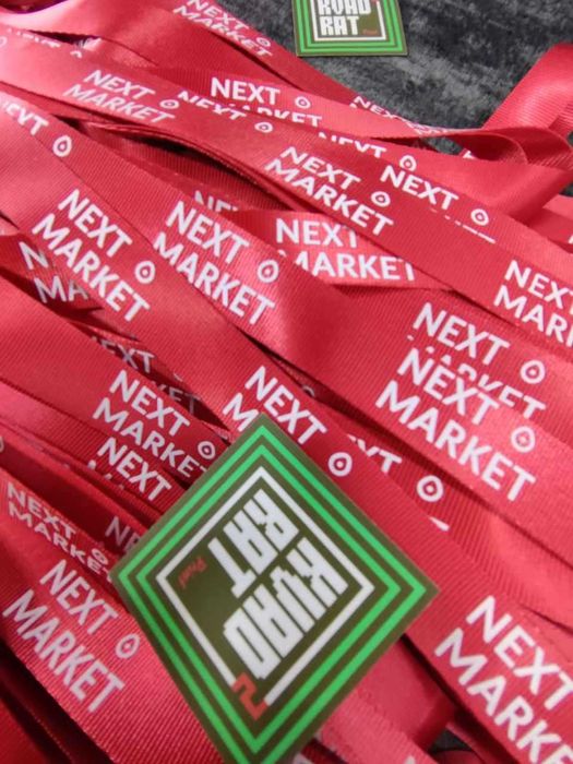 Ланьярды. Ленты от бейджей. Нанесение на ленты. Бейджи.