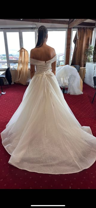 VAND Rochie mireasa tip printesa