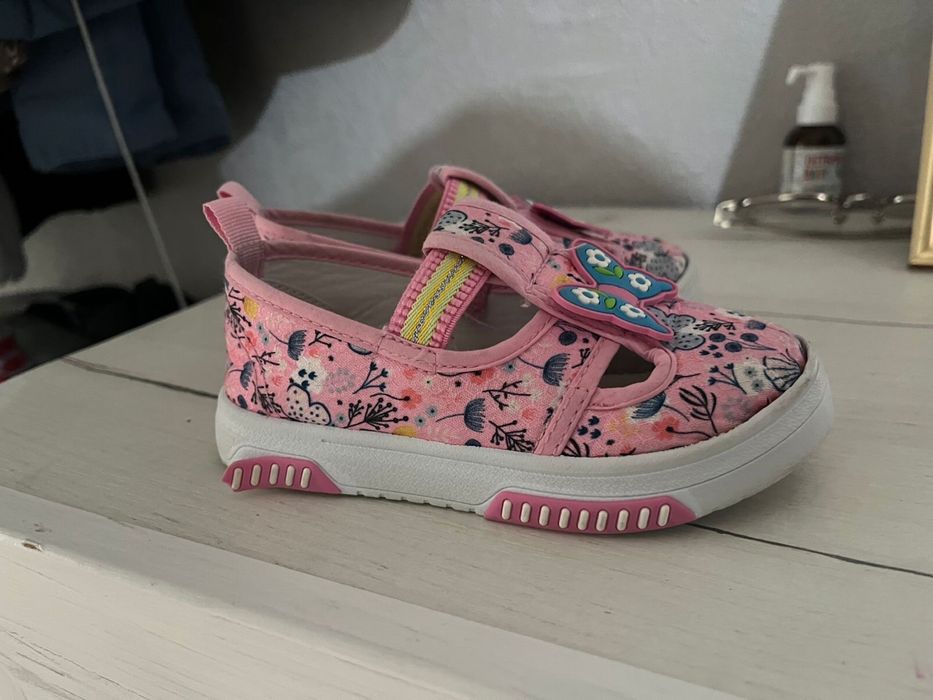 Детские сандали на девочку