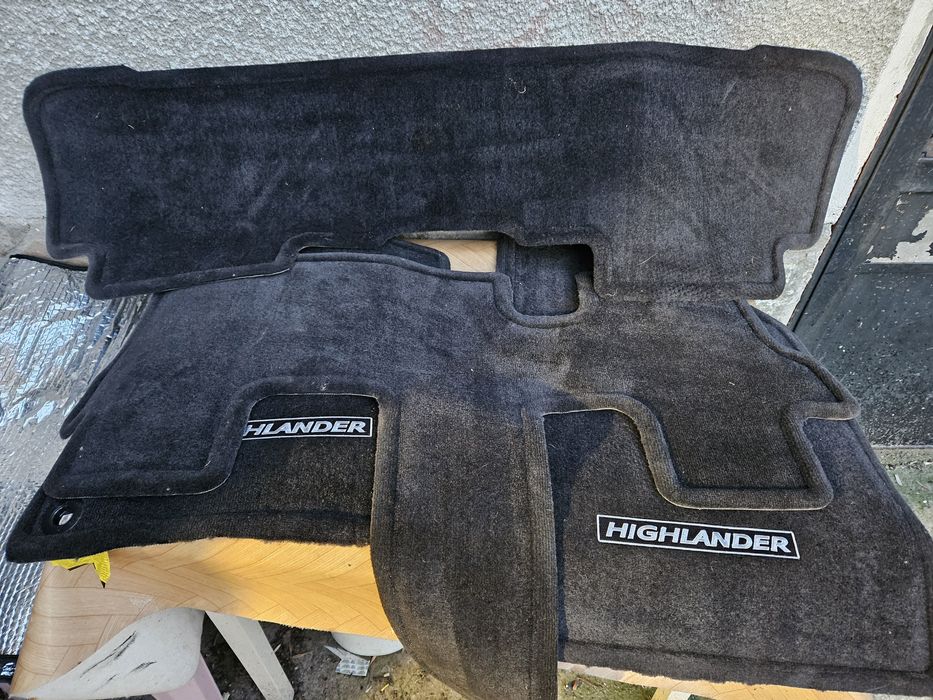 Велурени стелки Toyota Highlander