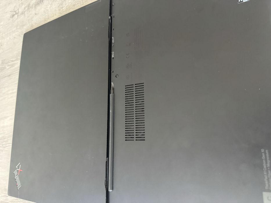 Lenovo thinkpad x1 carbon gen10 DEFECT