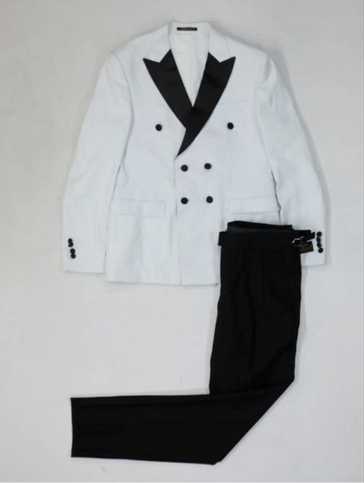 Продам Смокинг белый