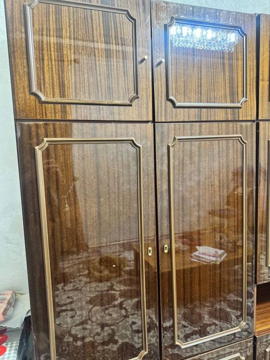 Modulli shkaf (garnitur) sotiladi!