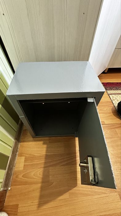 Сейф надежный для дома