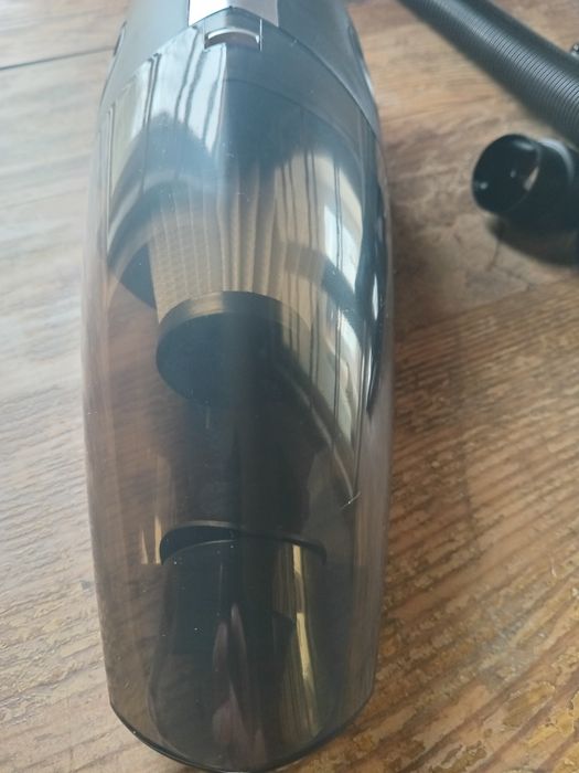 Ръчна безжична прахосмукачка – компактна, силна, с приставки