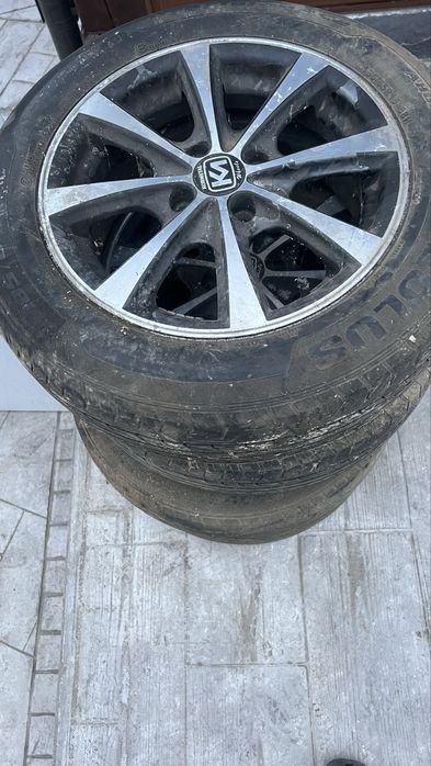 Se vinde Jante+Cauciucuri , pentru Dacia Logan