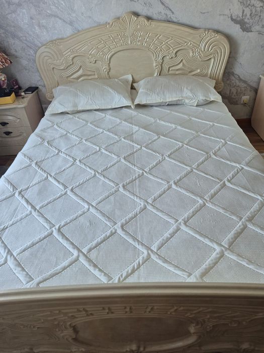 Продам двухспальную кровать