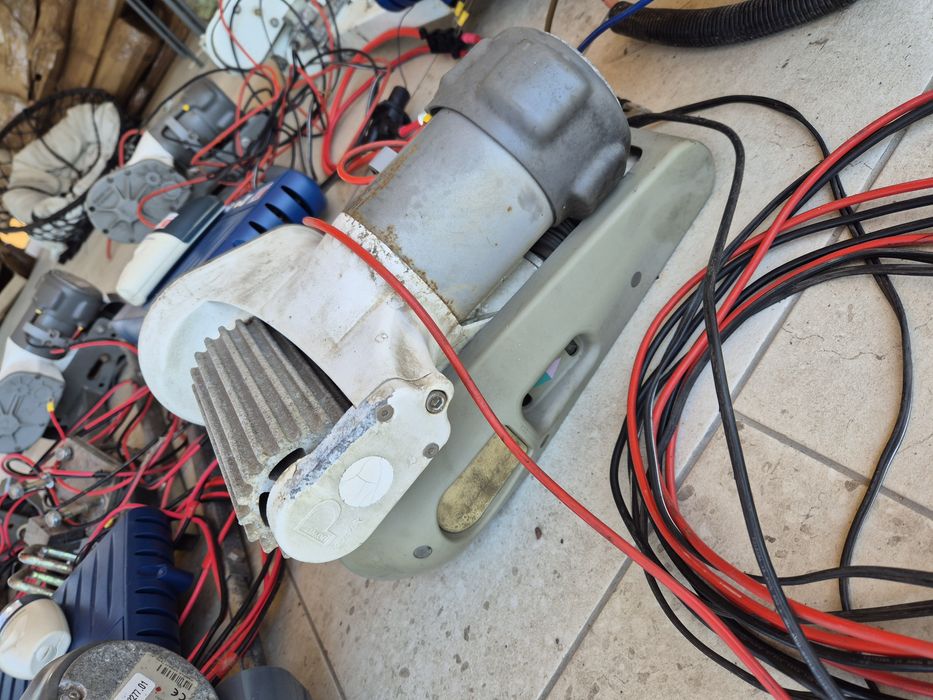 Motor mover rulota  cu actionare pe roti manuala sau automata
