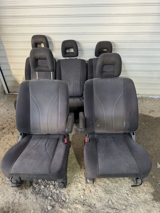 Mazda MPV Мазда МПВ седалки салон