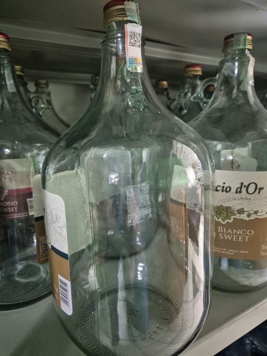 Продам стеклянные бутыли 5 литров