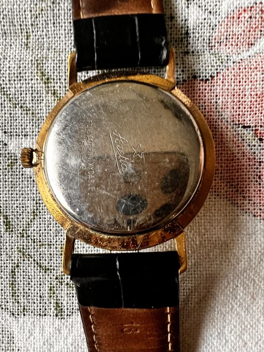 Продавам мъжки часовник Aretta