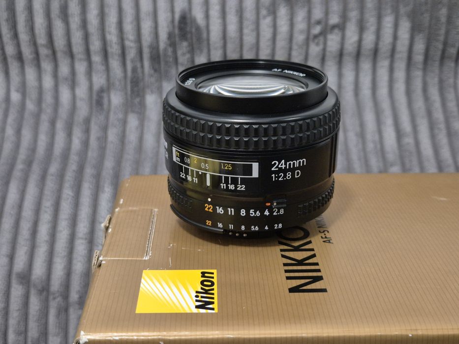 Nikon AF 24mm F2.8