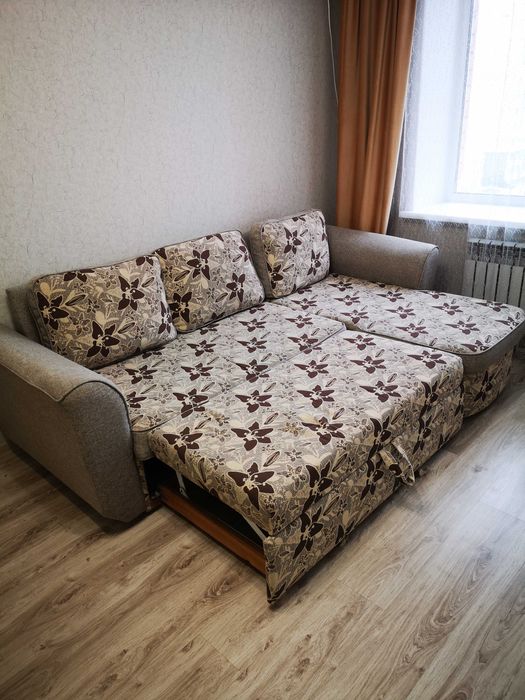 Продам диван угловой!