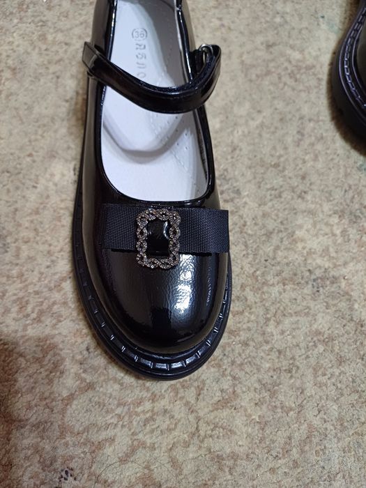 Для девочек , 36 размер.