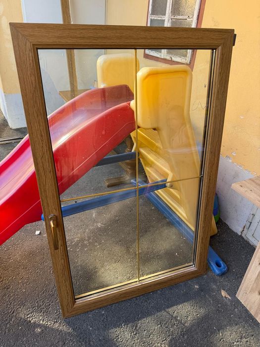 Ferestre și uși termopan din Austria – 43 buc, maro cu inserții aurii