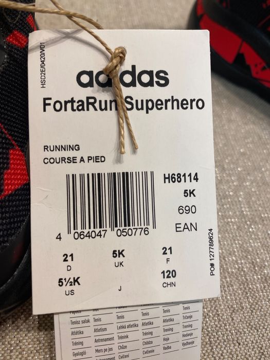 Adidas Superhero Marvel Adventures маратонки детски 22 номер нови