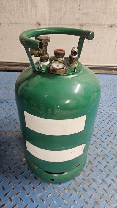 Газ бутилка със сонда за кемпар или каравана.