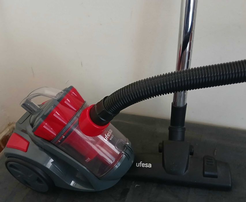 Прахосмукачка UFESA 800W